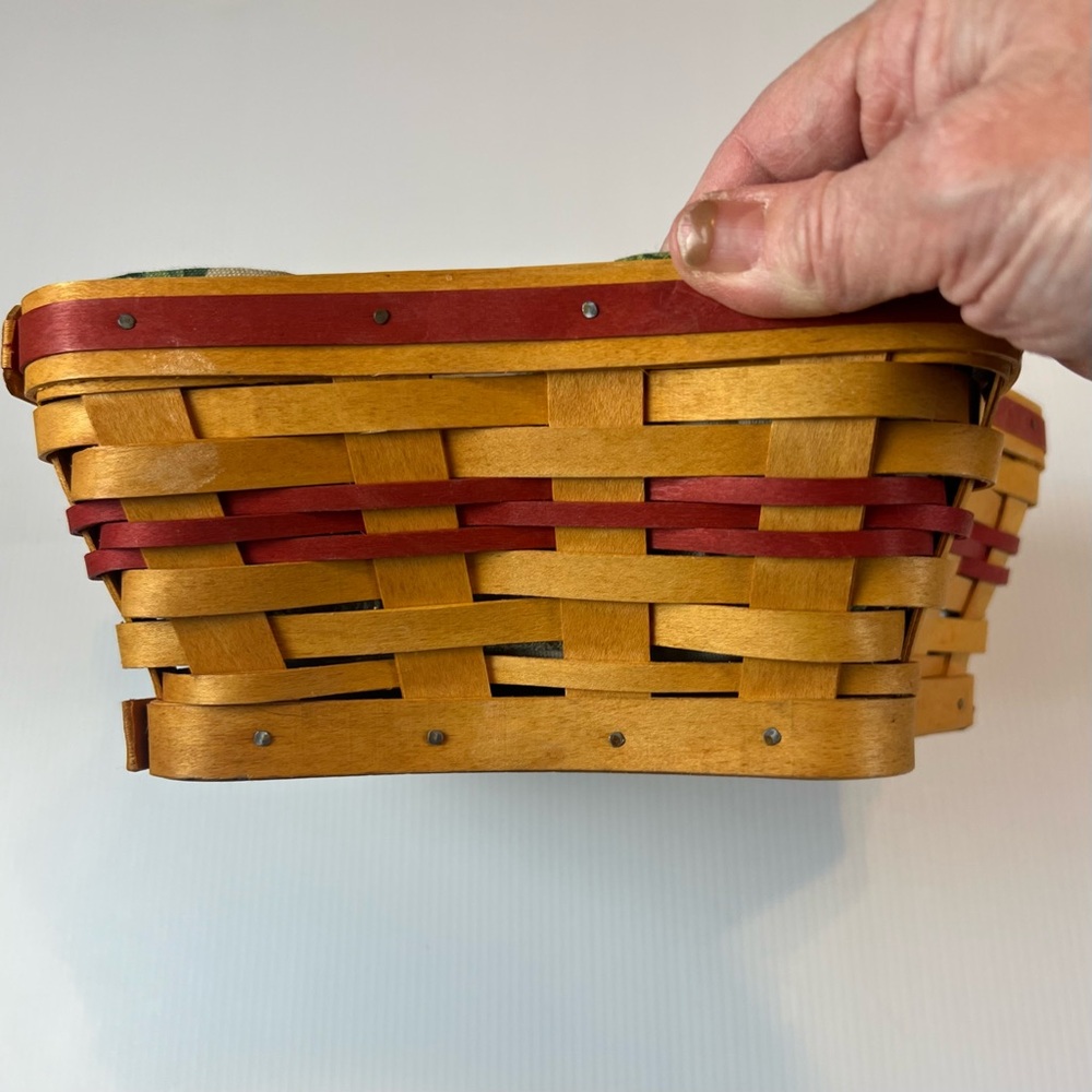 Longaberger 2001 Red Shining Star Basket with American Holly Liner - Picture 6 of 16